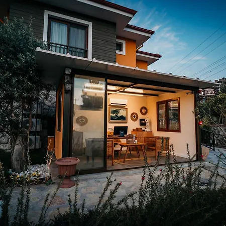 Homestay Selimiye Thales